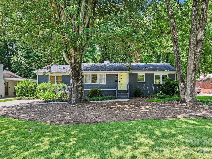 1027 Dresden Drive, Charlotte, NC 28205.  MLS# CAR4400632, YatesRealty ID 35216. 