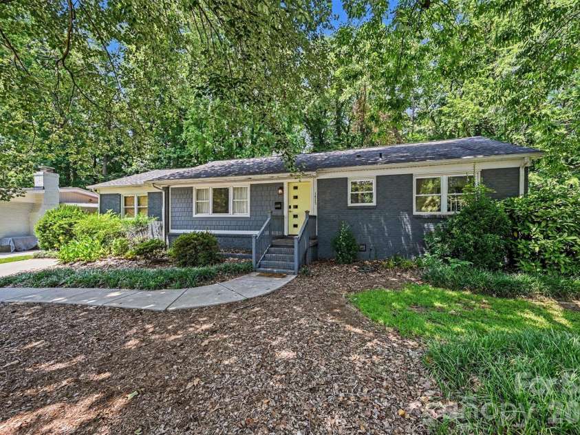 1027 Dresden Drive, Charlotte, NC 28205.  MLS# CAR4400632, YatesRealty ID 35216. 