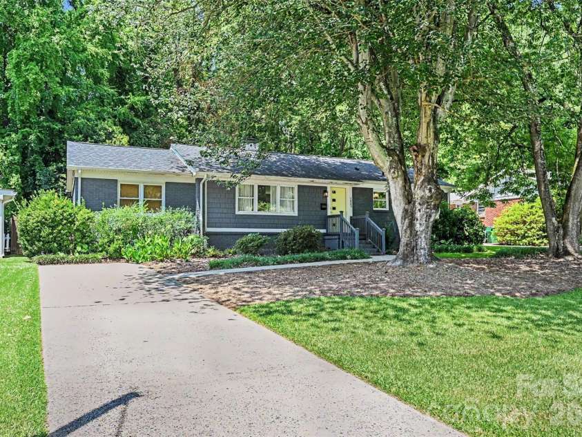 1027 Dresden Drive, Charlotte, NC 28205.  MLS# CAR4400632, YatesRealty ID 35216. 