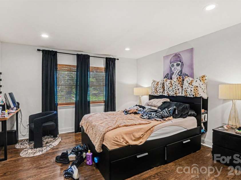 1027 Dresden Drive, Charlotte, NC 28205.  MLS# CAR4400632, YatesRealty ID 35216. 