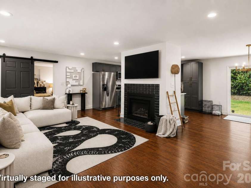 1027 Dresden Drive, Charlotte, NC 28205.  MLS# CAR4400632, YatesRealty ID 35216. 