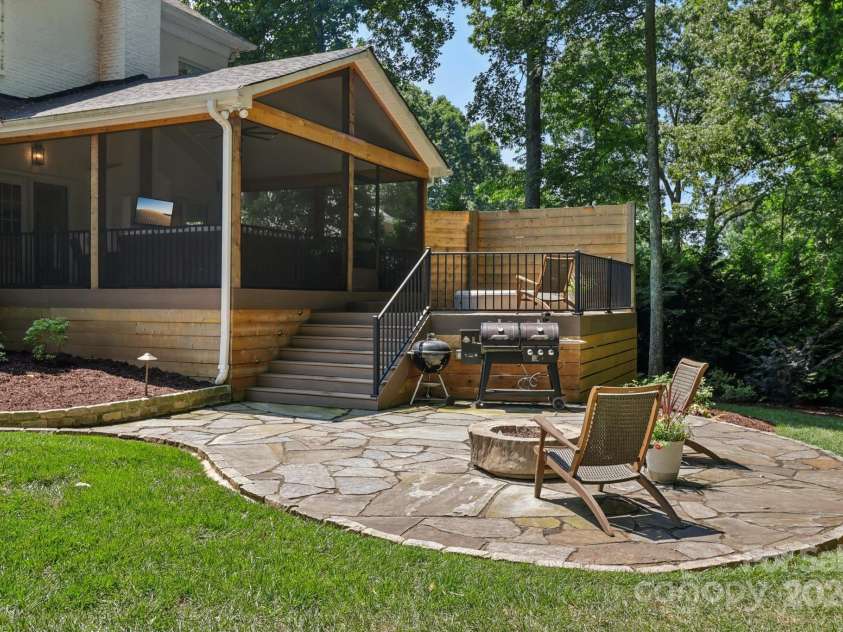 122 Ringneck Trail, Mooresville, NC 28117.  MLS# CAR4291490, YatesRealty ID 35216. Outdoor gas BBQ and gas fire pit