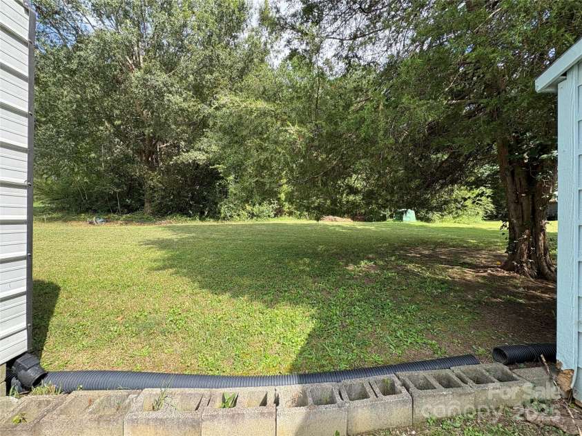 123 Castle Court, Kings Mountain, NC 28086.  MLS# CAR4293754, YatesRealty ID 35217. 