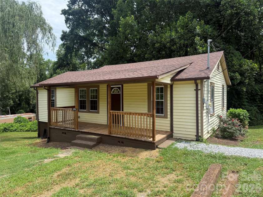 276 Kathy Street, Marion, NC 28752.  MLS# CAR4399135, YatesRealty ID 35217. 
