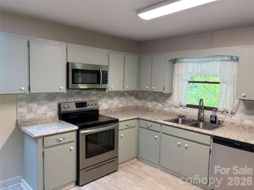 256A Bruce Road, Mars Hill, NC 28754.  MLS# CAR4399321, YatesRealty ID 35218. 