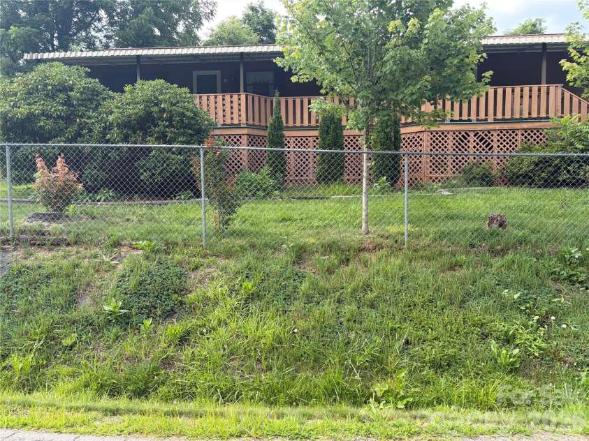 256A Bruce Road, Mars Hill, NC 28754.  MLS# CAR4399321, YatesRealty ID 35218. 