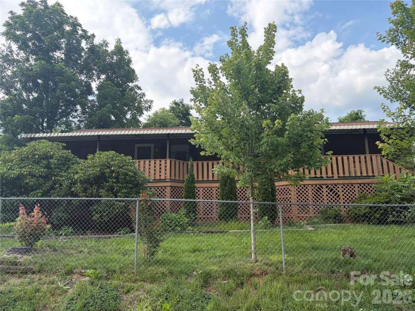 256A Bruce Road, Mars Hill, NC 28754.  MLS# CAR4399321, YatesRealty ID 35218. 
