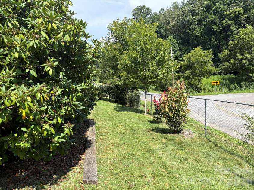 256A Bruce Road, Mars Hill, NC 28754.  MLS# CAR4399321, YatesRealty ID 35218. 