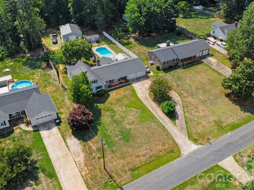 220 Roger Drive, Salisbury, NC 28147.  MLS# CAR4400637, YatesRealty ID 35219. 