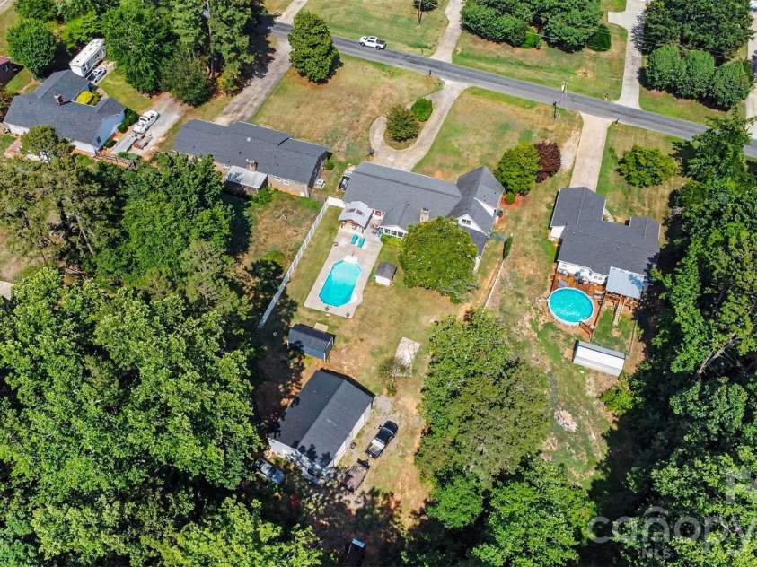 220 Roger Drive, Salisbury, NC 28147.  MLS# CAR4400637, YatesRealty ID 35219. 