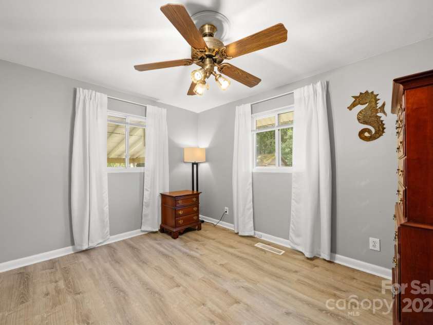 429 Brooklyn Avenue, Hendersonville, NC 28792.  MLS# CAR4289164, YatesRealty ID 35219. 2nd Living Quarters Bedroom