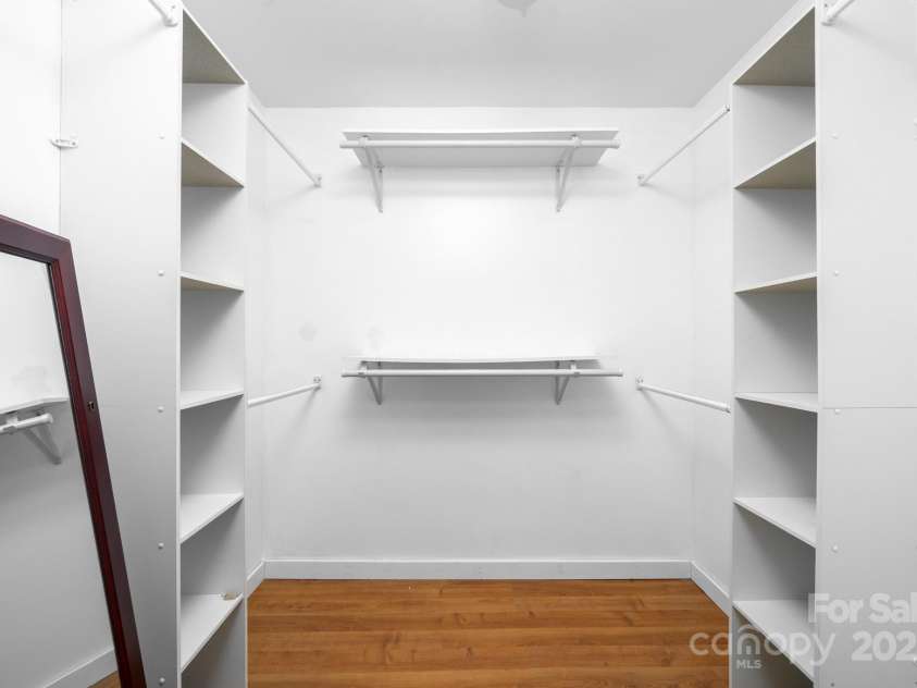 429 Brooklyn Avenue, Hendersonville, NC 28792.  MLS# CAR4289164, YatesRealty ID 35219. Walk in Closet