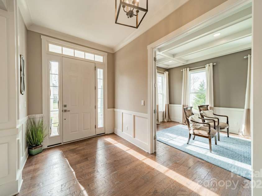 2027 Gloucester Street, Matthews, NC 28104.  MLS# CAR4224061, YatesRealty ID 3522. 