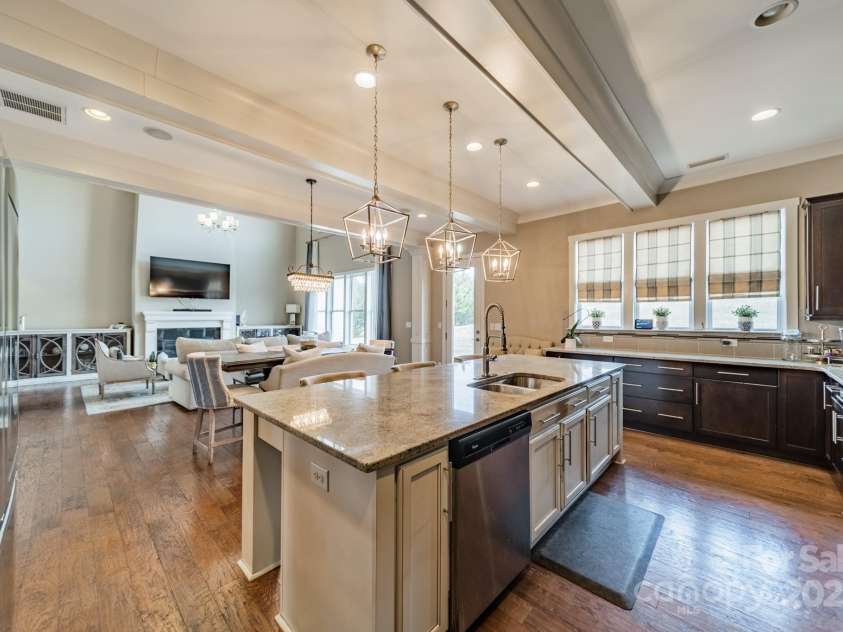 2027 Gloucester Street, Matthews, NC 28104.  MLS# CAR4224061, YatesRealty ID 3522. 