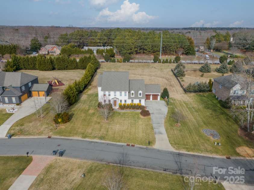 2027 Gloucester Street, Matthews, NC 28104.  MLS# CAR4224061, YatesRealty ID 3522. 