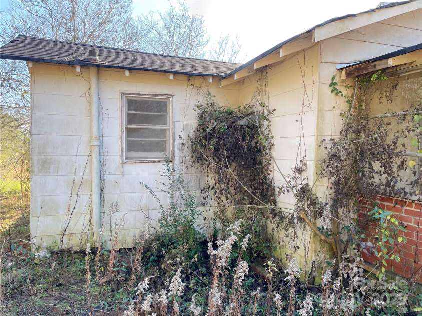 32 Tell Davidson Road, Chesterfield, SC 29709.  MLS# CAR4210125, YatesRealty ID 3522. 