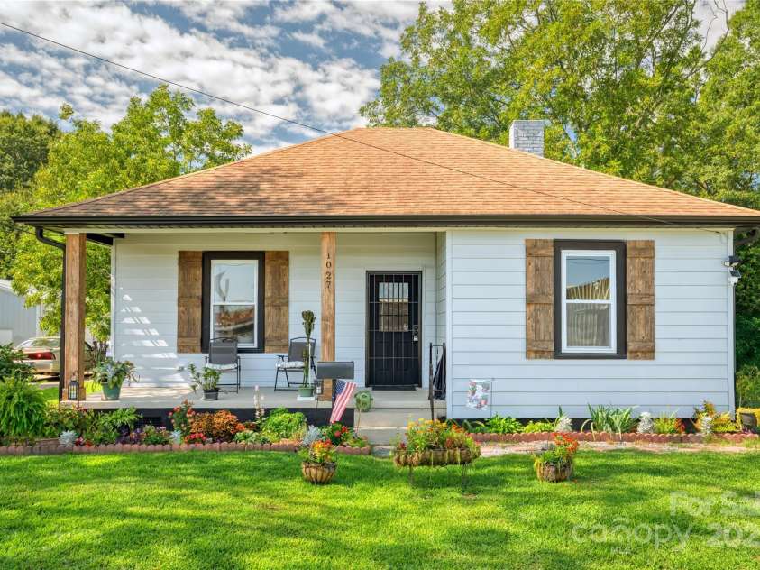 1027 Brown Street, Gastonia, NC 28052.  MLS# CAR4296328, YatesRealty ID 35220. 