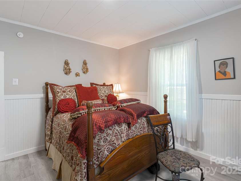 1027 Brown Street, Gastonia, NC 28052.  MLS# CAR4296328, YatesRealty ID 35220. 
