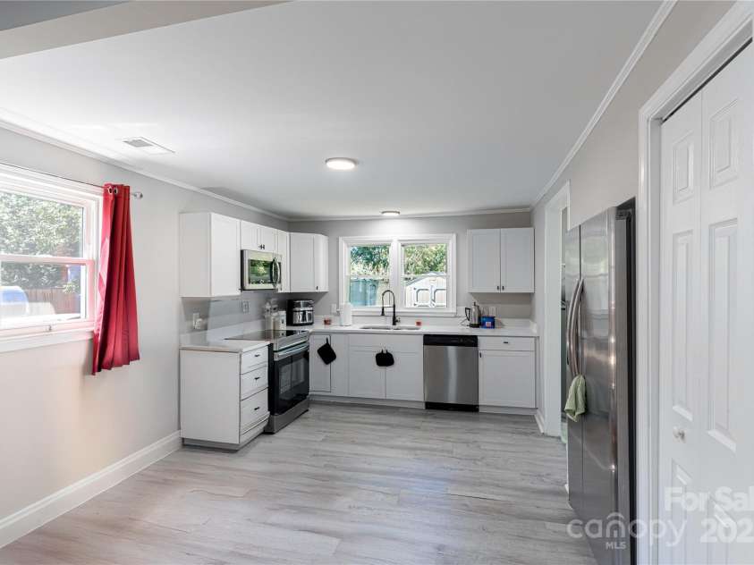 1027 Brown Street, Gastonia, NC 28052.  MLS# CAR4296328, YatesRealty ID 35220. 