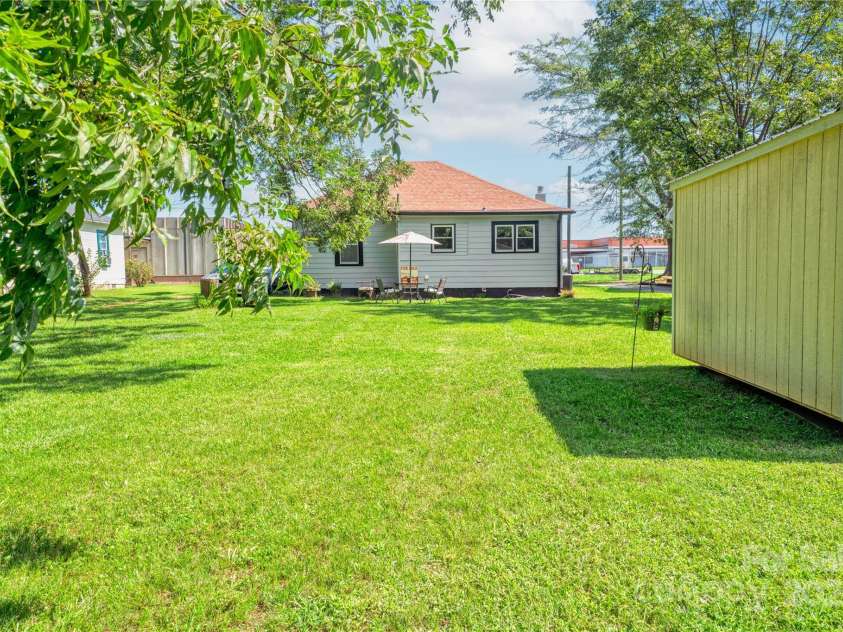 1027 Brown Street, Gastonia, NC 28052.  MLS# CAR4296328, YatesRealty ID 35220. 
