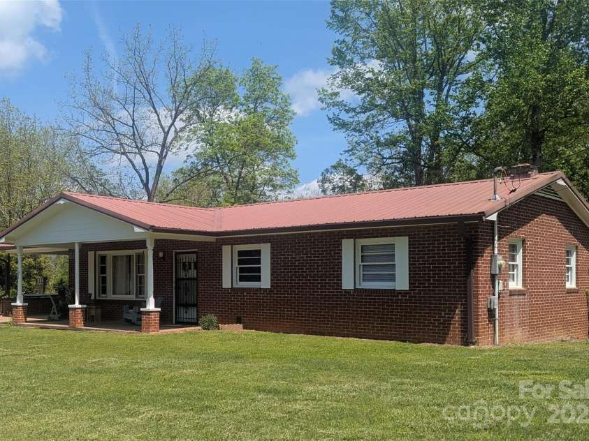 2645 Green Acres Street, Lenoir, NC 28645.  MLS# CAR4293929, YatesRealty ID 35221. 