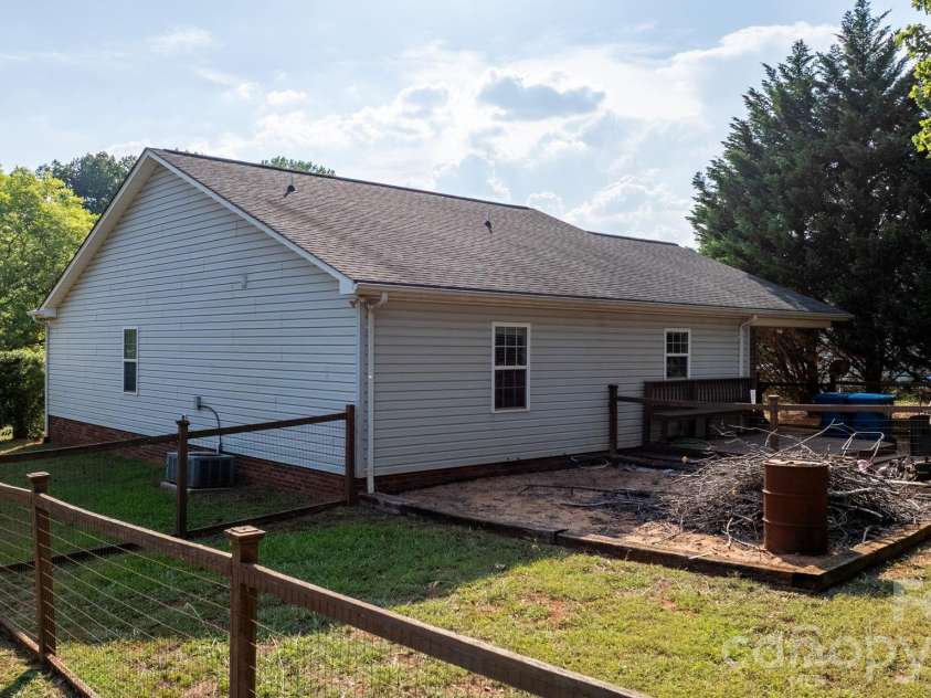 3844 Bridle Path Drive, Vale, NC 28168.  MLS# CAR4396096, YatesRealty ID 35221. 