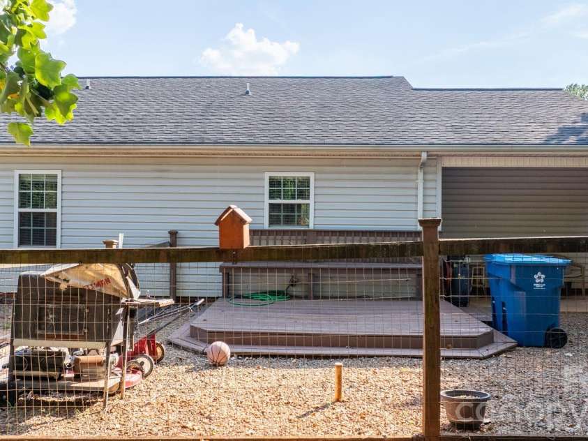 3844 Bridle Path Drive, Vale, NC 28168.  MLS# CAR4396096, YatesRealty ID 35221. 