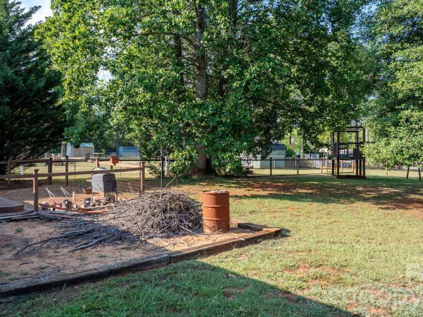 3844 Bridle Path Drive, Vale, NC 28168.  MLS# CAR4396096, YatesRealty ID 35221. 