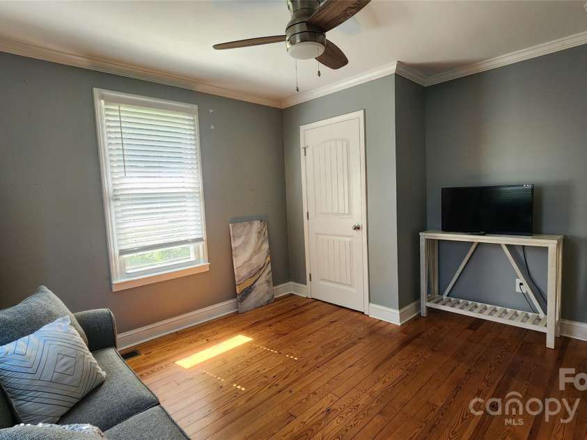 613 Hillside Street, Kannapolis, NC 28083.  MLS# CAR4293829, YatesRealty ID 35222. 