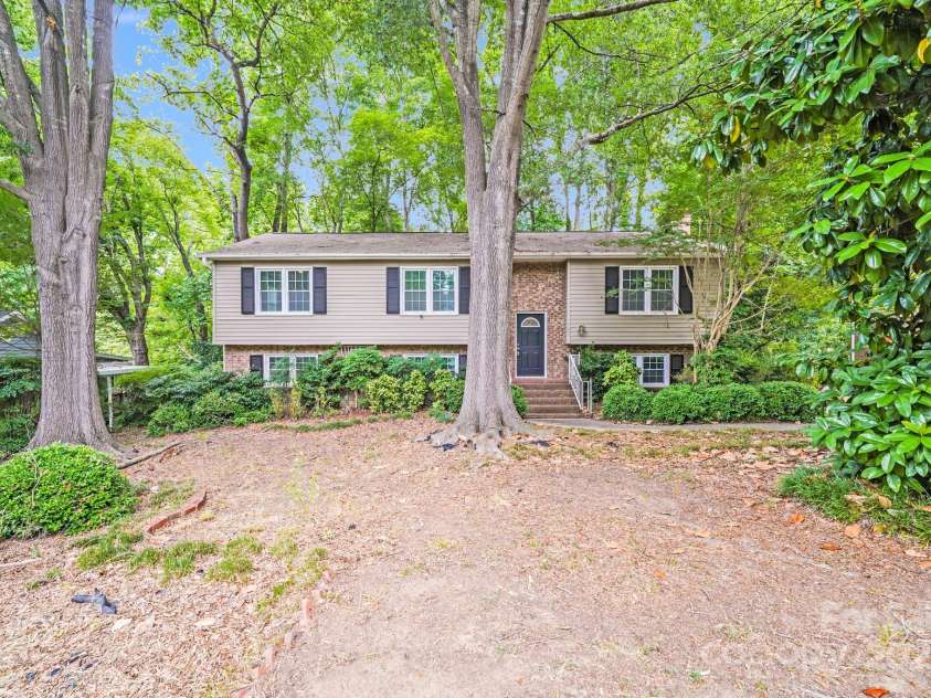 7420 Castlebar Road, Charlotte, NC 28270.  MLS# CAR4280128, YatesRealty ID 35224. 
