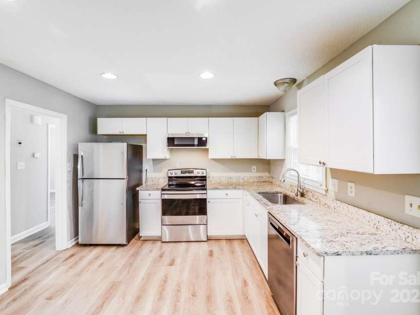 7420 Castlebar Road, Charlotte, NC 28270.  MLS# CAR4280128, YatesRealty ID 35224. 