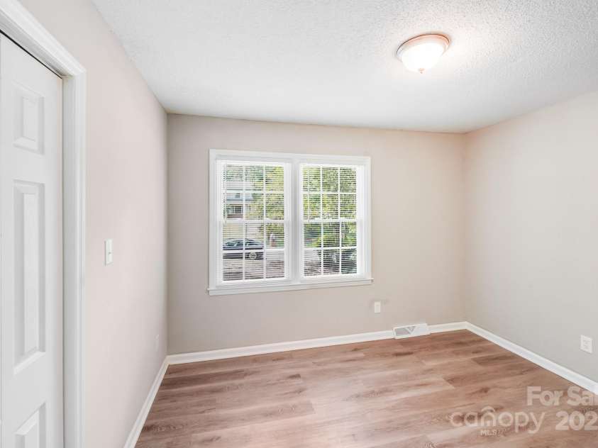 7420 Castlebar Road, Charlotte, NC 28270.  MLS# CAR4280128, YatesRealty ID 35224. 