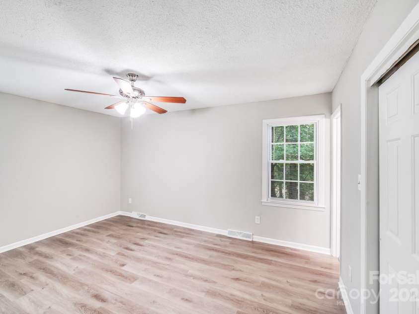 7420 Castlebar Road, Charlotte, NC 28270.  MLS# CAR4280128, YatesRealty ID 35224. 