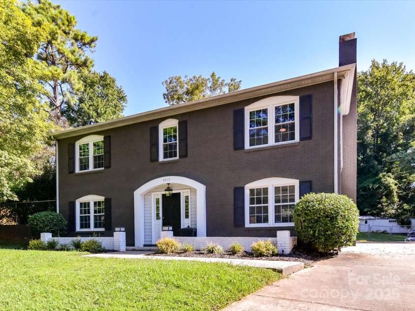 6013 Ferndale Place, Charlotte, NC 28215.  MLS# CAR4297150, YatesRealty ID 35226. 