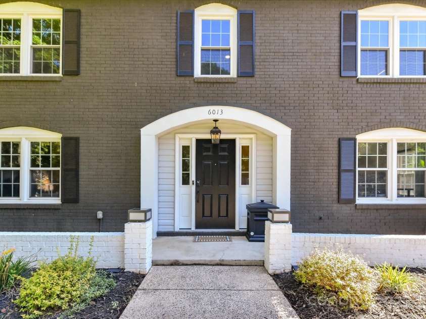 6013 Ferndale Place, Charlotte, NC 28215.  MLS# CAR4297150, YatesRealty ID 35226. 