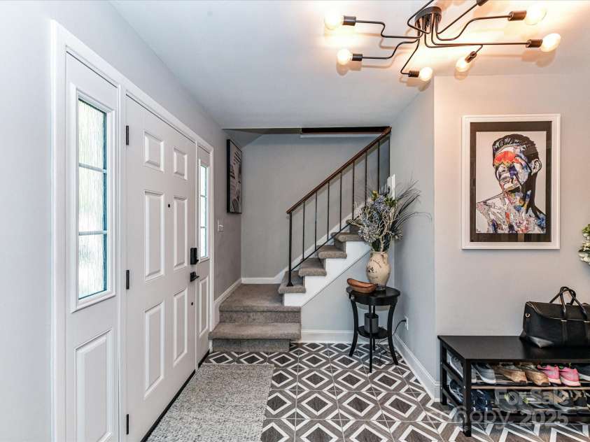 6013 Ferndale Place, Charlotte, NC 28215.  MLS# CAR4297150, YatesRealty ID 35226. 