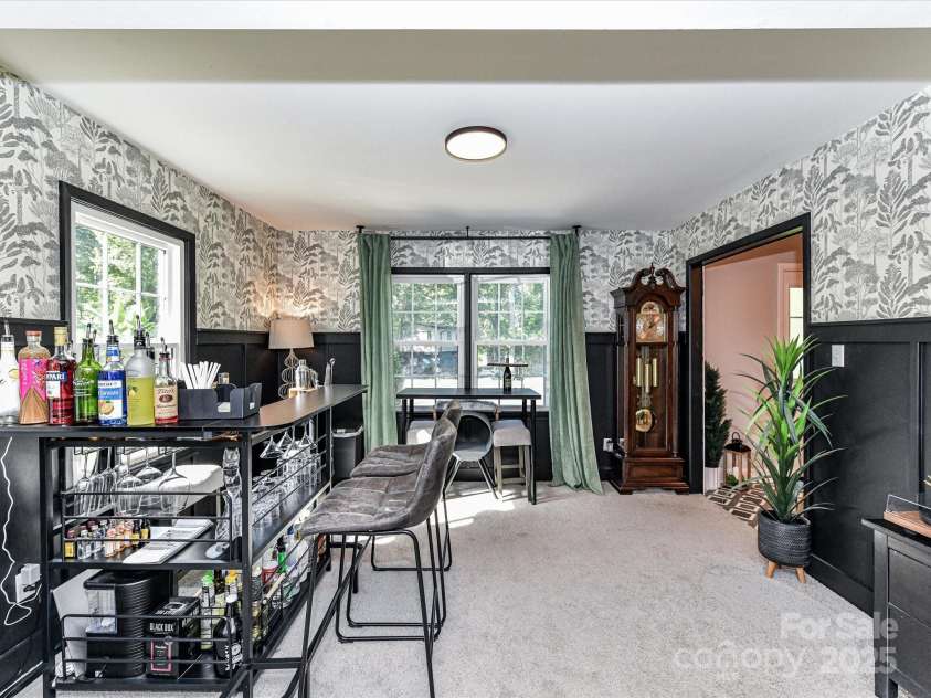 6013 Ferndale Place, Charlotte, NC 28215.  MLS# CAR4297150, YatesRealty ID 35226. 
