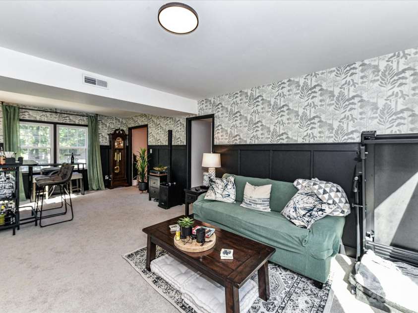 6013 Ferndale Place, Charlotte, NC 28215.  MLS# CAR4297150, YatesRealty ID 35226. 