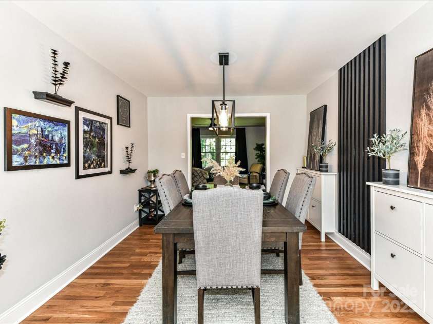 6013 Ferndale Place, Charlotte, NC 28215.  MLS# CAR4297150, YatesRealty ID 35226. 