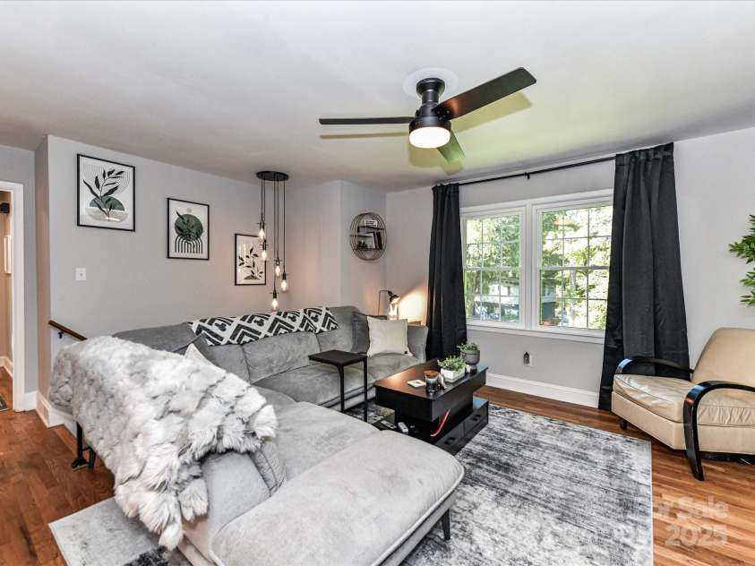 6013 Ferndale Place, Charlotte, NC 28215.  MLS# CAR4297150, YatesRealty ID 35226. 