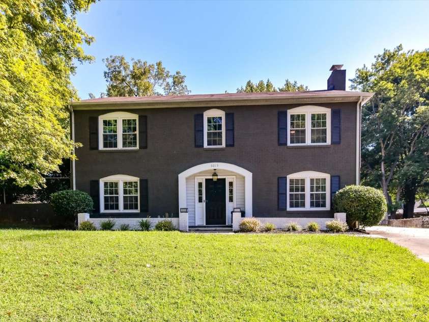 6013 Ferndale Place, Charlotte, NC 28215.  MLS# CAR4297150, YatesRealty ID 35226. 