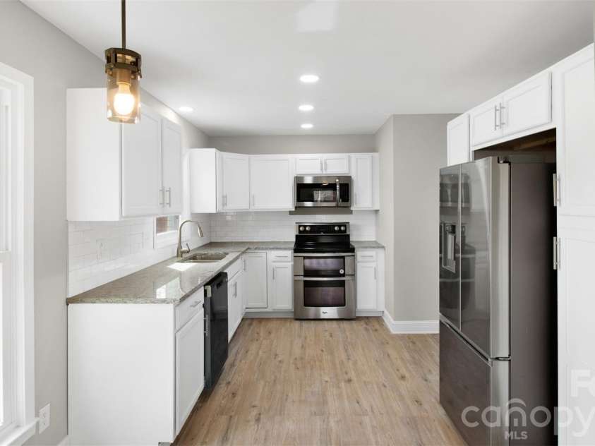 1325 Edgewater Drive, Charlotte, NC 28210.  MLS# CAR4316224, YatesRealty ID 3523. 