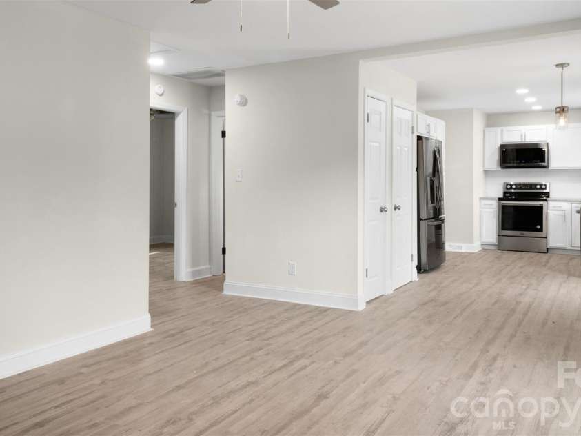 1325 Edgewater Drive, Charlotte, NC 28210.  MLS# CAR4316224, YatesRealty ID 3523. 