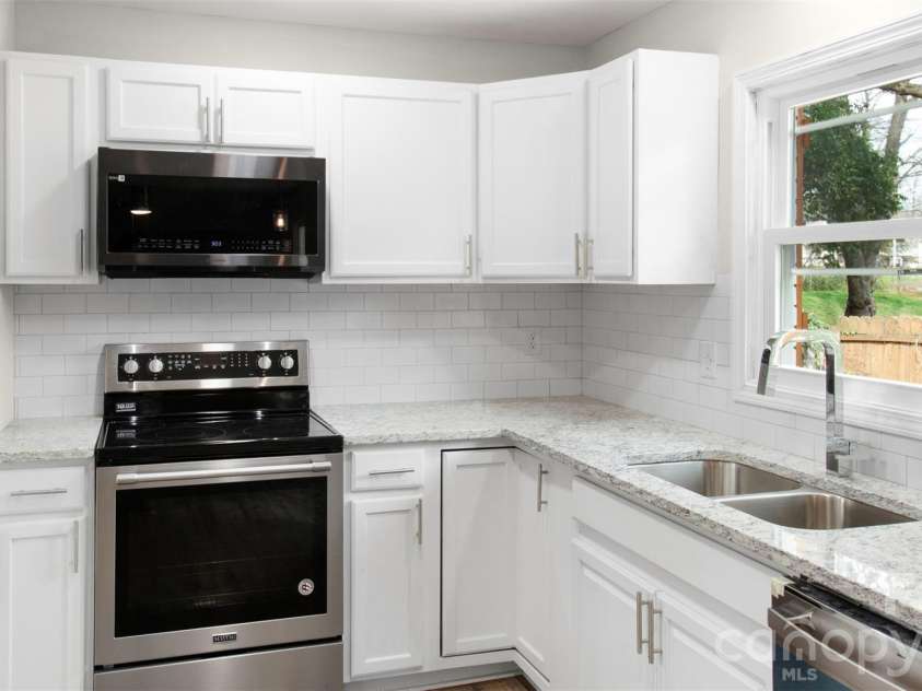 1325 Edgewater Drive, Charlotte, NC 28210.  MLS# CAR4316224, YatesRealty ID 3523. 