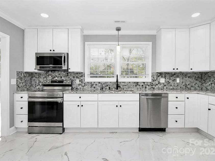 508 Northern Street, Shelby, NC 28150.  MLS# CAR4150682, YatesRealty ID 3523. KITCHEN