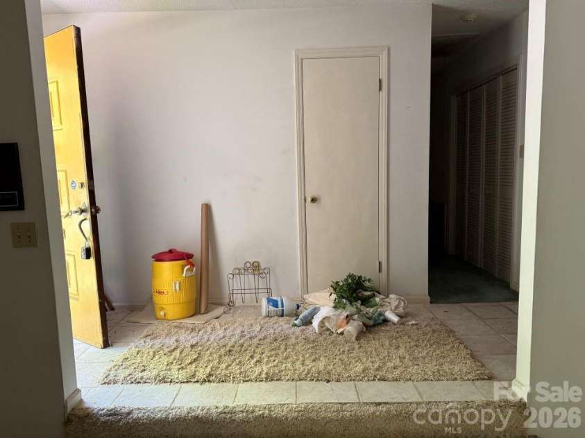 1011 Bryce Avenue, Salisbury, NC 28144.  MLS# CAR4401013, YatesRealty ID 35230. FOYER