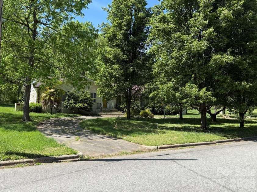 1011 Bryce Avenue, Salisbury, NC 28144.  MLS# CAR4401013, YatesRealty ID 35230. STREET VIEW 1