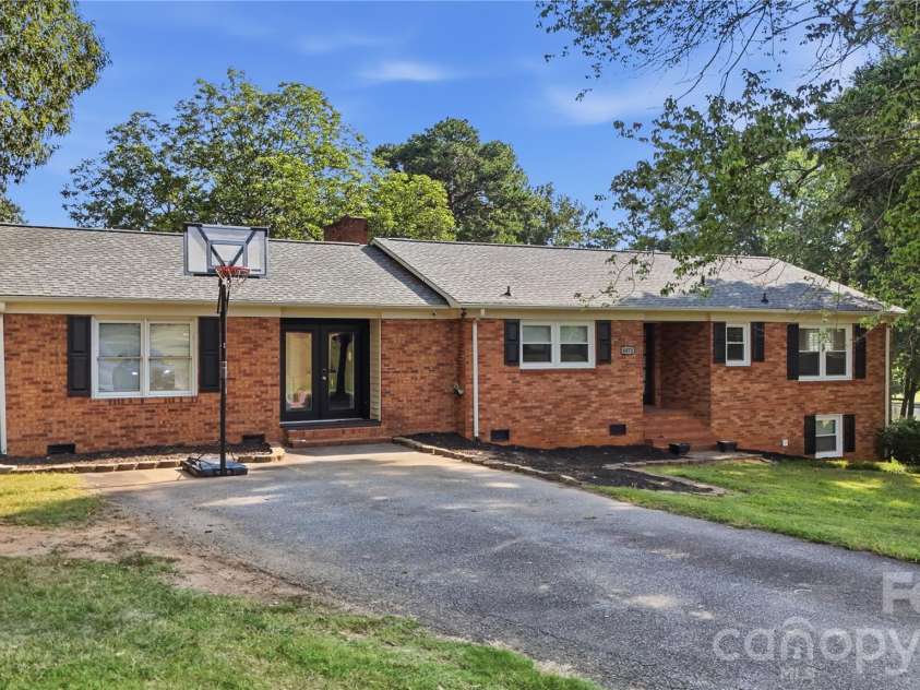 4473 Daniels Street, Maiden, NC 28650.  MLS# CAR4400856, YatesRealty ID 35231. 