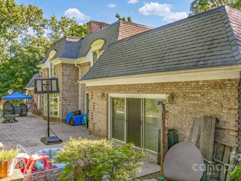 390 Forest Heights Drive, Marion, NC 28752.  MLS# CAR4295653, YatesRealty ID 35233. 