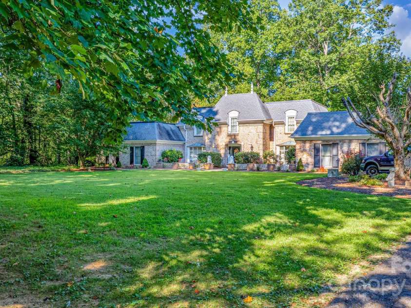 390 Forest Heights Drive, Marion, NC 28752.  MLS# CAR4295653, YatesRealty ID 35233. 